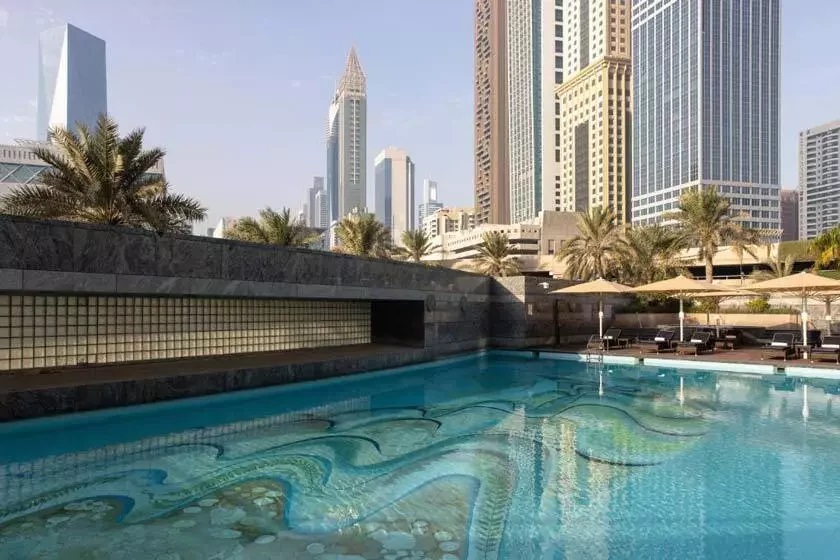 هتل جمیرا تاورز