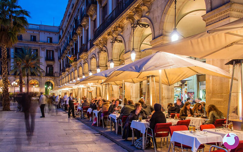 دنجترین کافه های بارسلونا با فضای آرامش بخش 2 دنجترین کافه های بارسلونا با فضای آرامش بخش